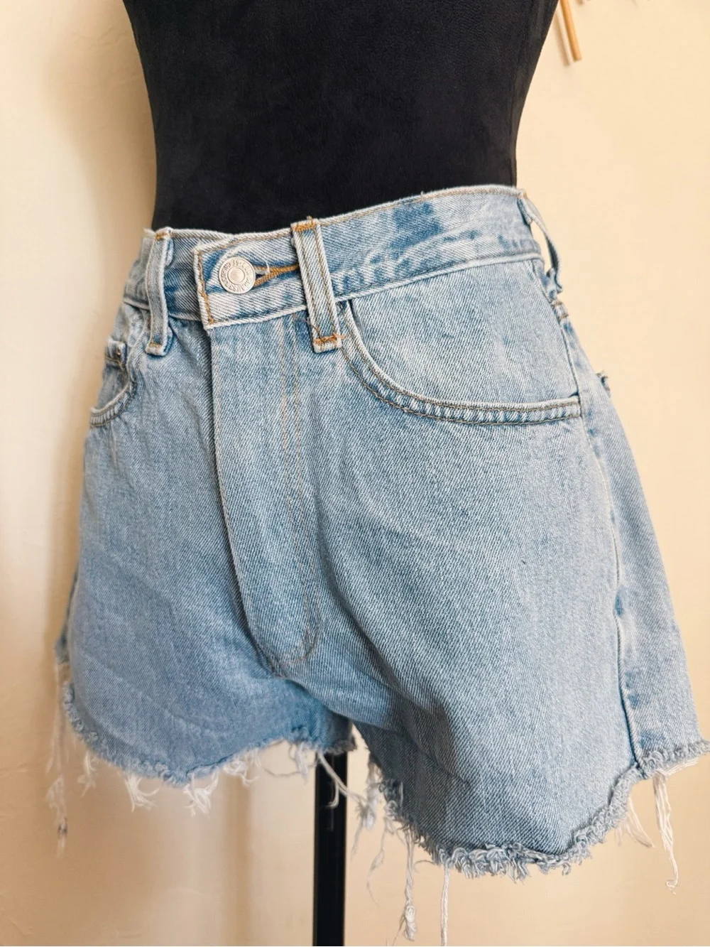 Light Wash Levi Denim Cutoff Shorts